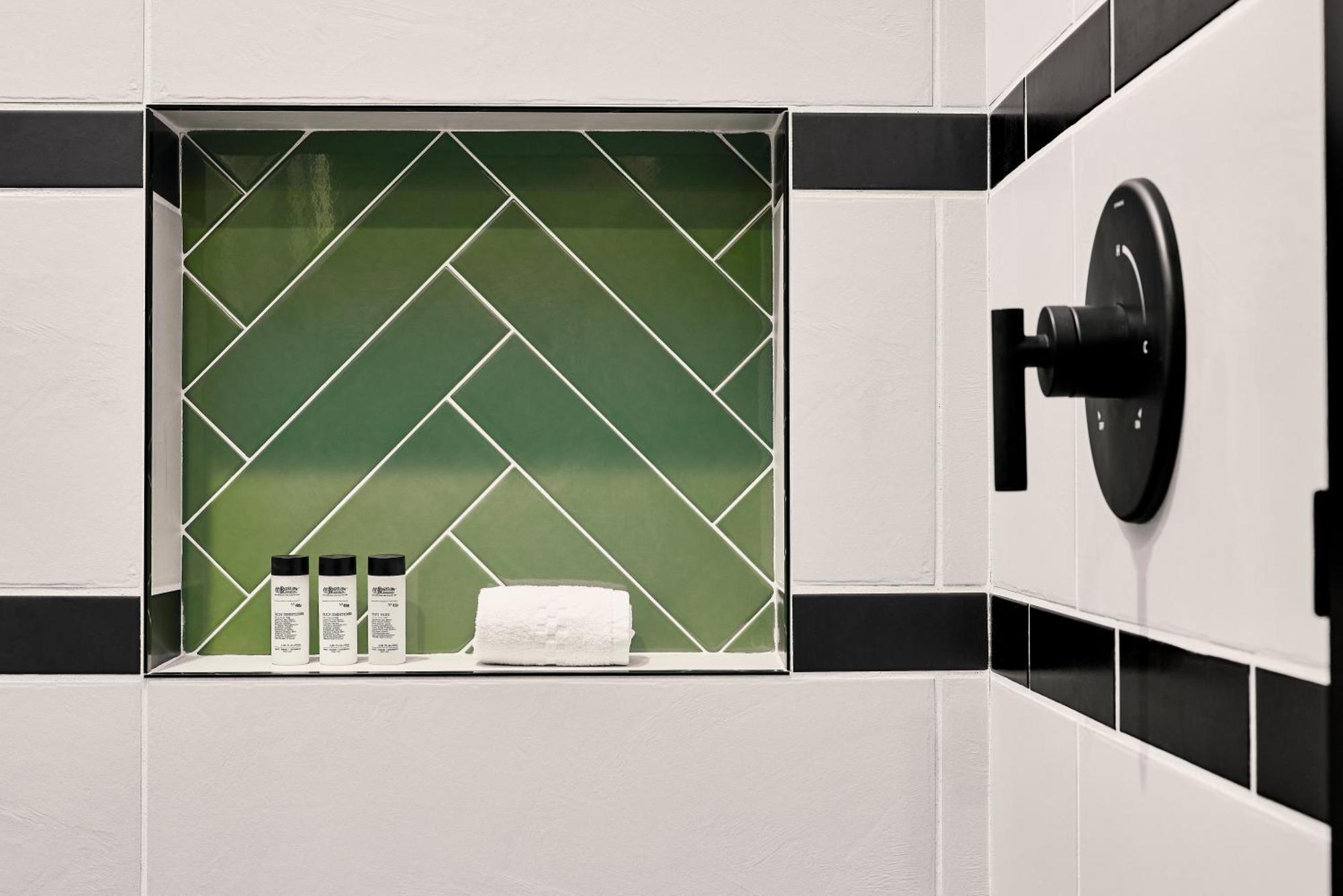 Hotel The Godfrey Detroit, Curio Collection By Hilton Exterior foto
